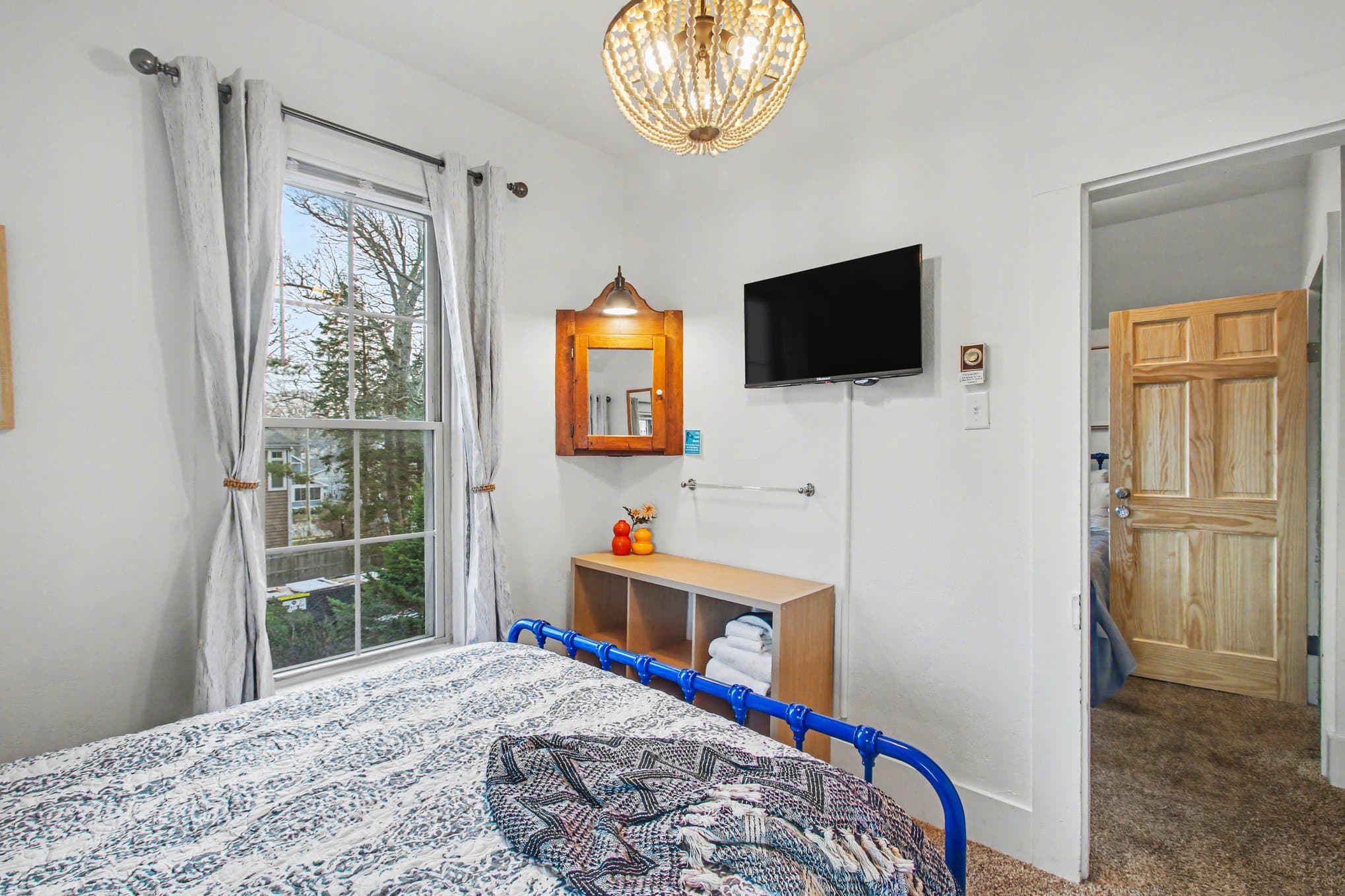 Bedroom 1 queen bed flat screen tv
