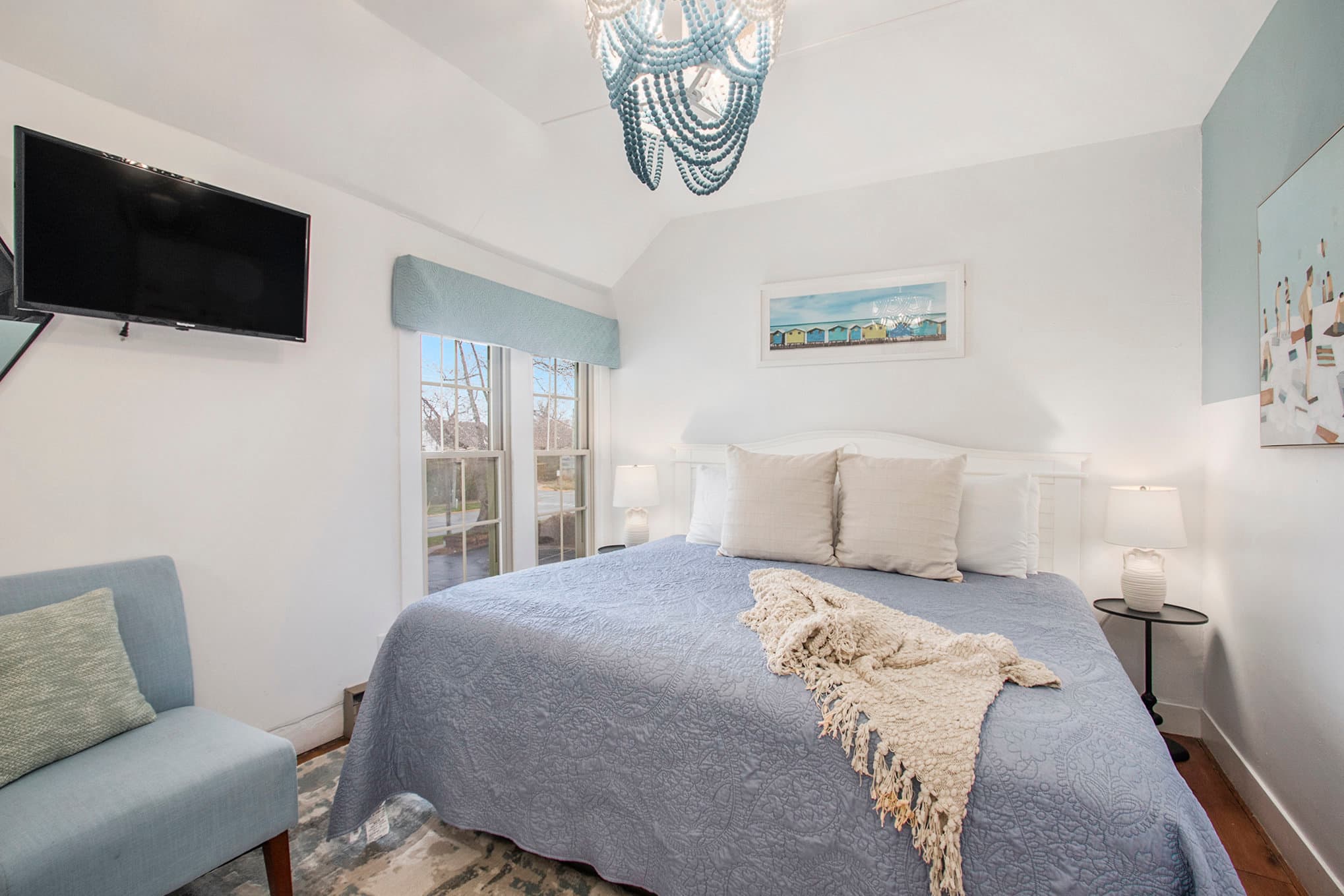 King bed chair lake views