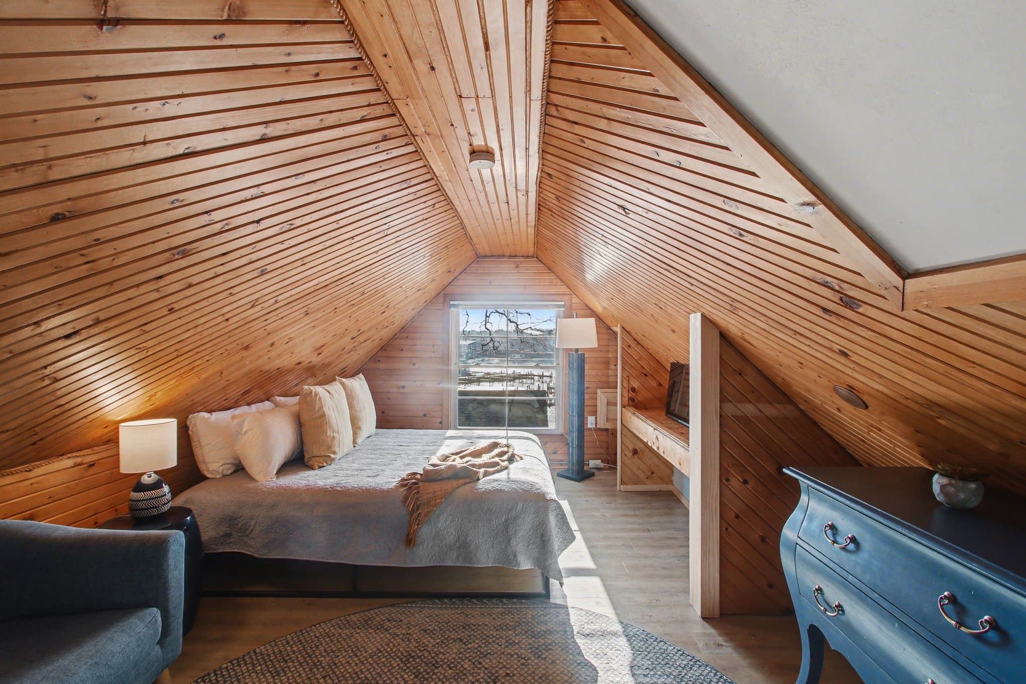 king bed